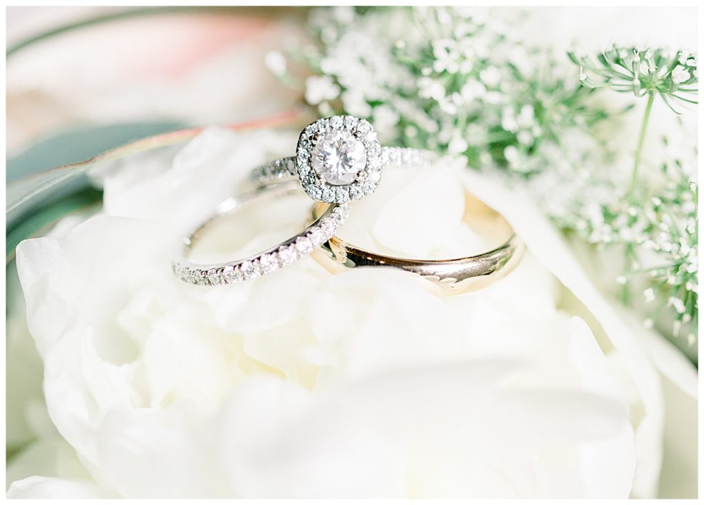 Bride + grooms rings